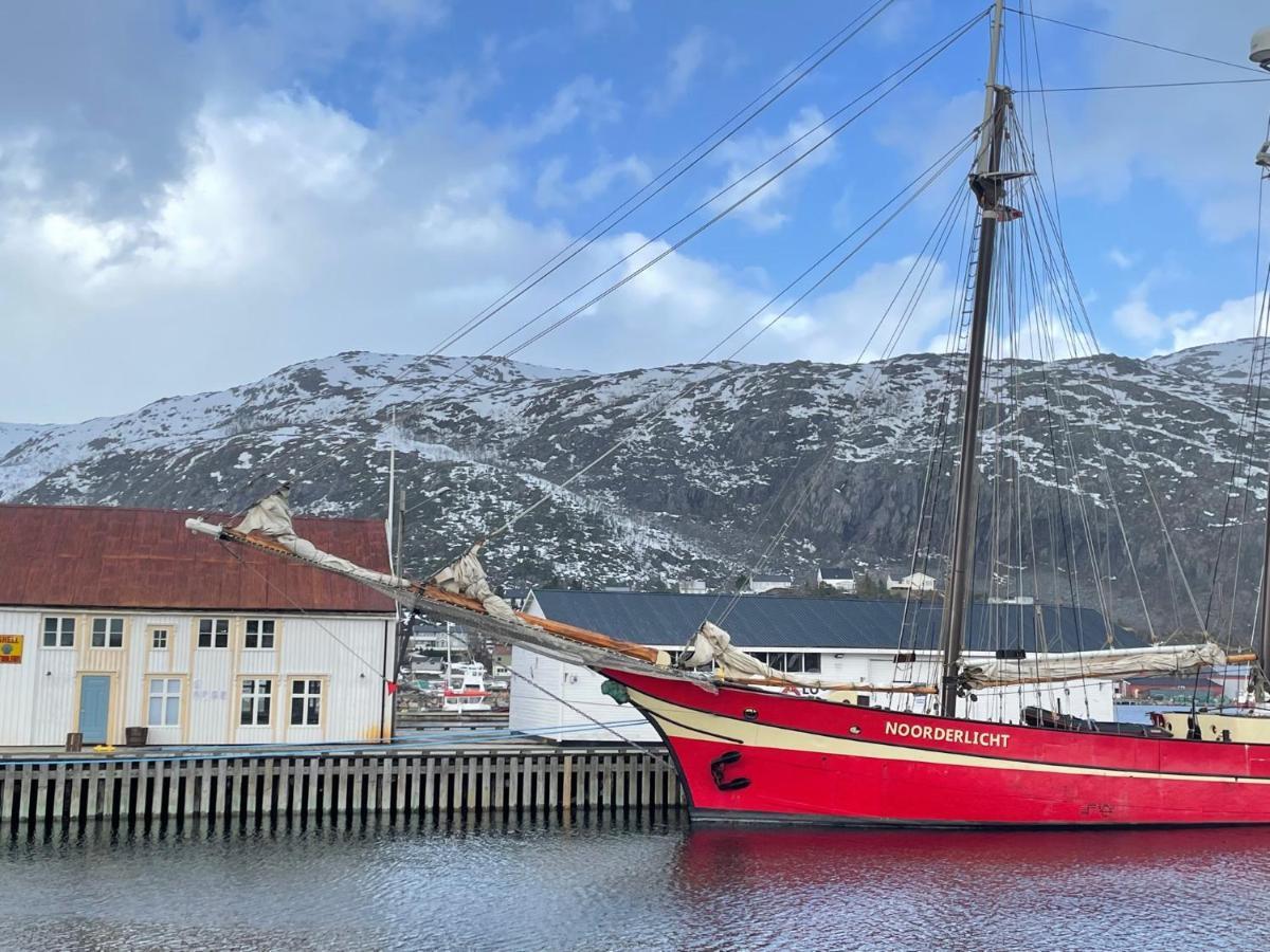 1. Etg I Dampskipsbrygga, Lodingen Havn Eksteriør billede