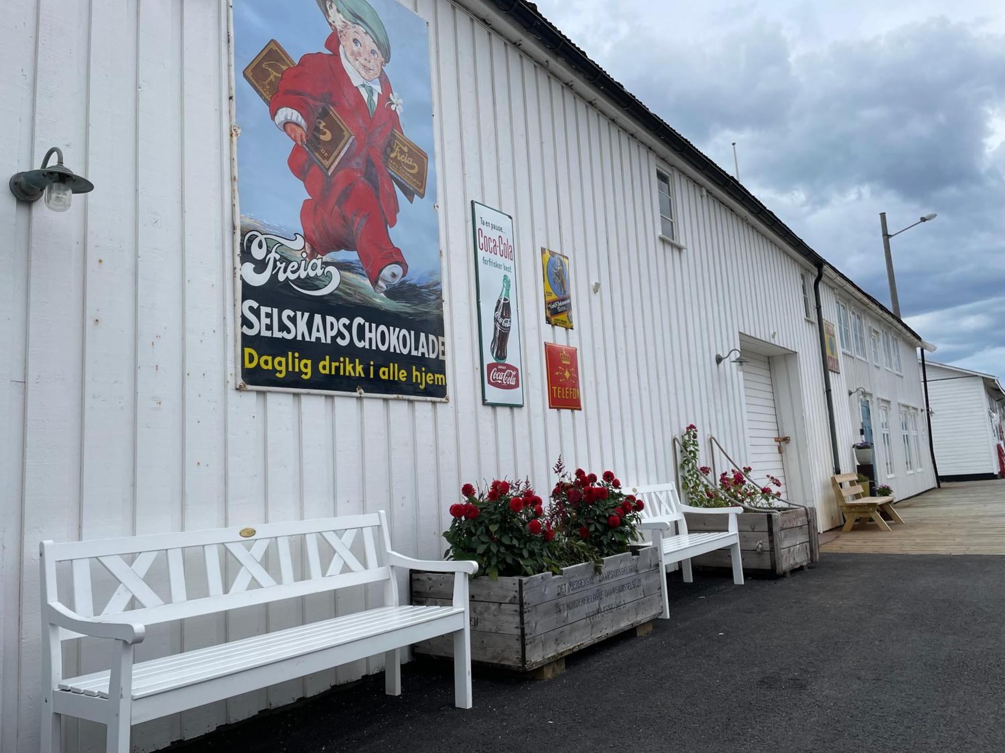 1. Etg I Dampskipsbrygga, Lodingen Havn Eksteriør billede