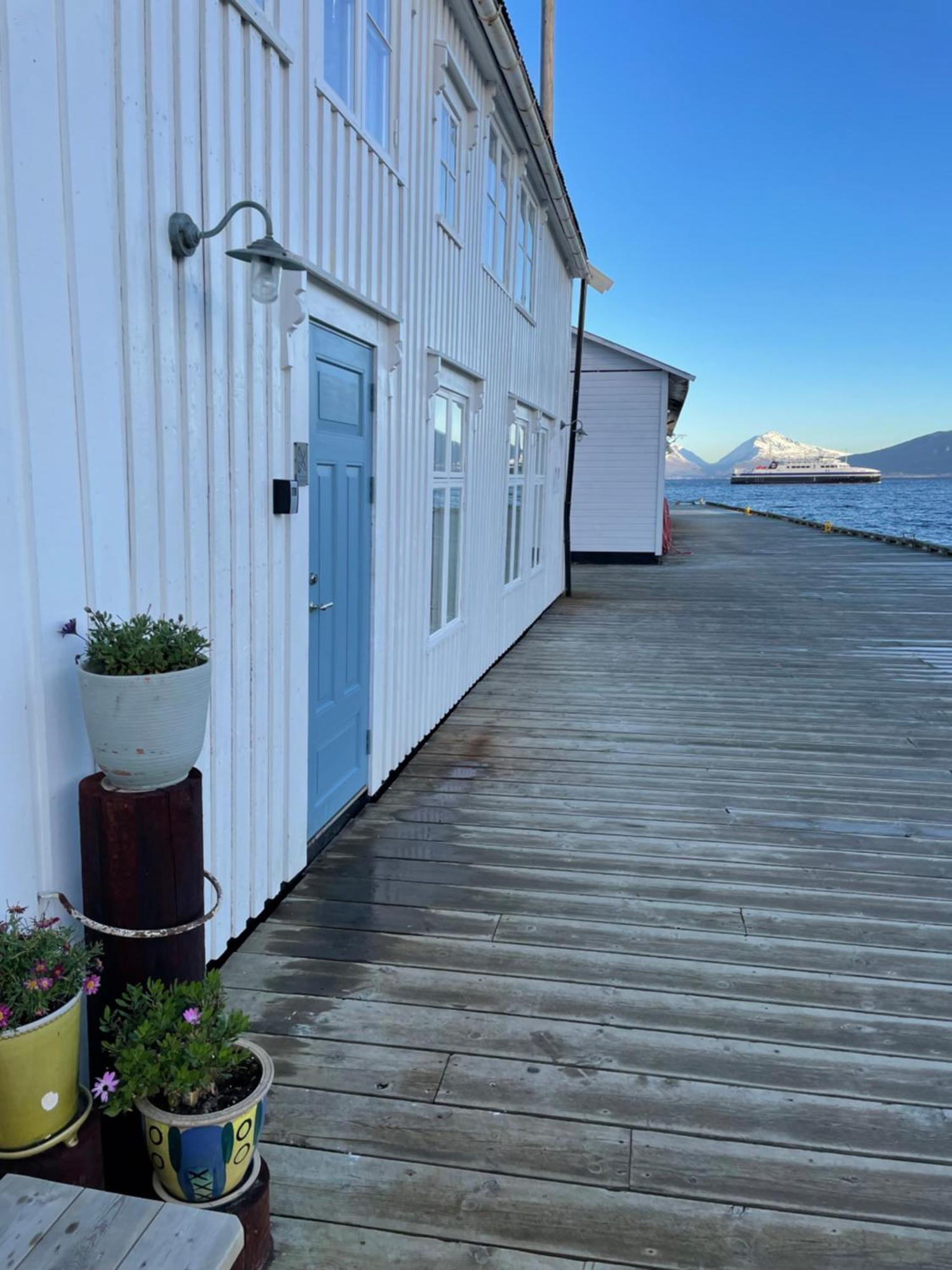 1. Etg I Dampskipsbrygga, Lodingen Havn Eksteriør billede