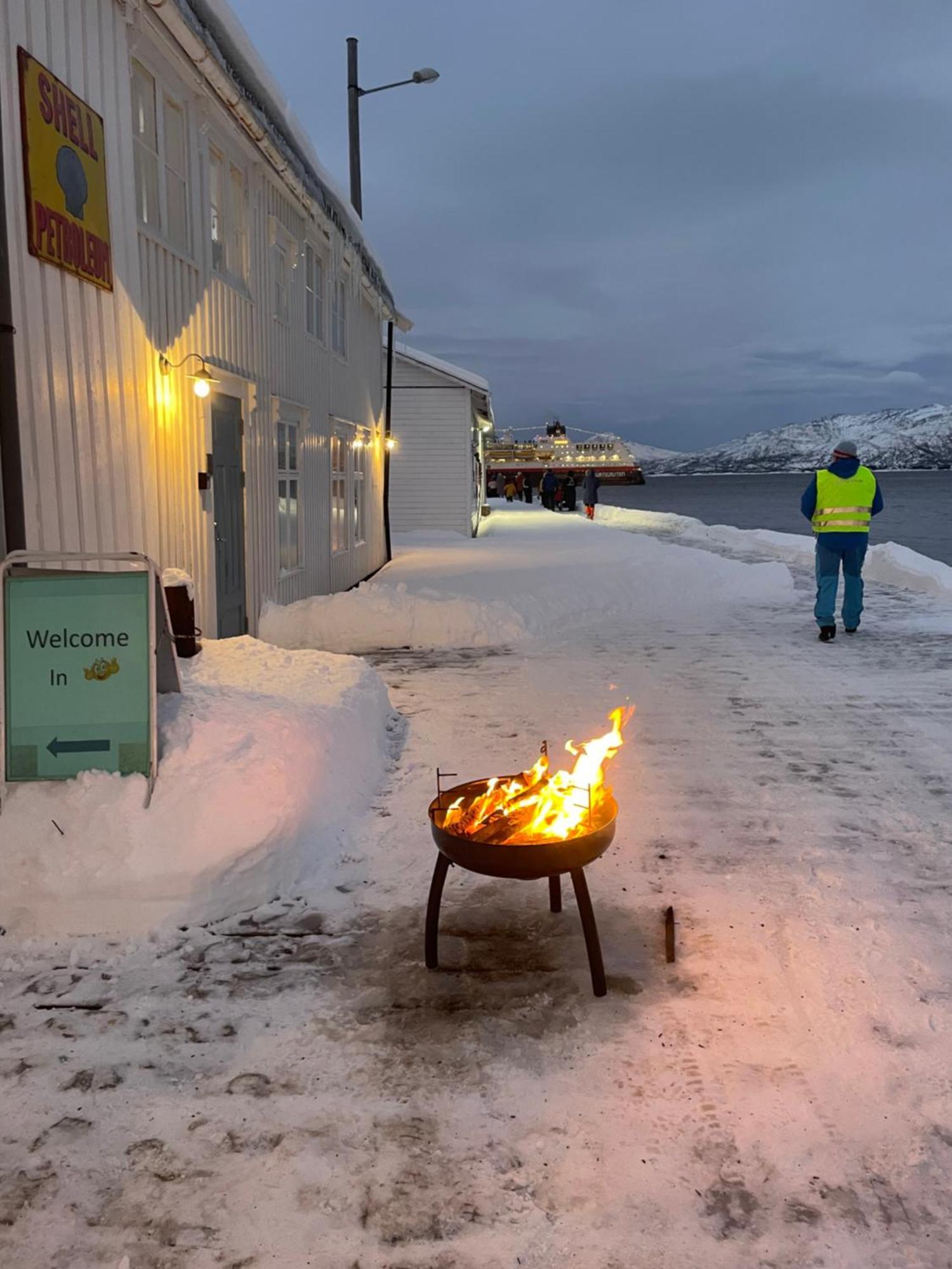 1. Etg I Dampskipsbrygga, Lodingen Havn Eksteriør billede